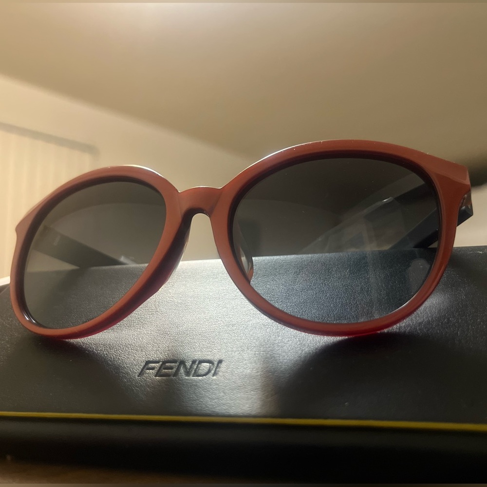 FENDI SUNGLASSES 🕶